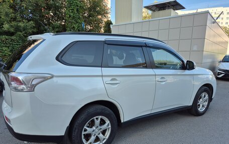 Mitsubishi Outlander III рестайлинг 3, 2013 год, 999 999 рублей, 4 фотография