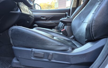 Mitsubishi Outlander III рестайлинг 3, 2013 год, 999 999 рублей, 10 фотография