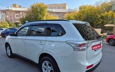 Mitsubishi Outlander III рестайлинг 3, 2013 год, 999 999 рублей, 8 фотография