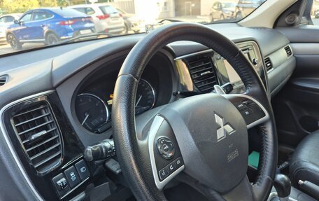 Mitsubishi Outlander III рестайлинг 3, 2013 год, 999 999 рублей, 13 фотография
