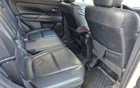 Mitsubishi Outlander III рестайлинг 3, 2013 год, 999 999 рублей, 14 фотография