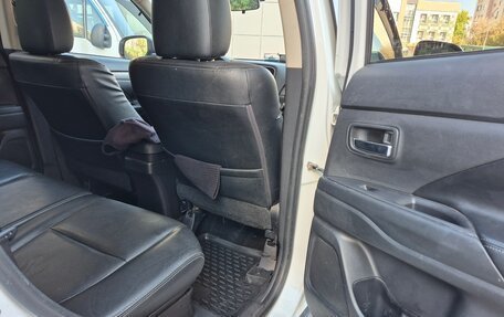 Mitsubishi Outlander III рестайлинг 3, 2013 год, 999 999 рублей, 15 фотография