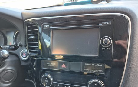 Mitsubishi Outlander III рестайлинг 3, 2013 год, 999 999 рублей, 20 фотография