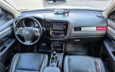 Mitsubishi Outlander III рестайлинг 3, 2013 год, 999 999 рублей, 22 фотография