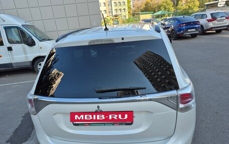 Mitsubishi Outlander III рестайлинг 3, 2013 год, 999 999 рублей, 25 фотография