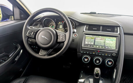 Jaguar E-Pace, 2018 год, 2 530 000 рублей, 29 фотография