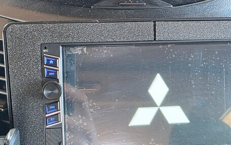 Mitsubishi Grandis, 2005 год, 750 000 рублей, 15 фотография