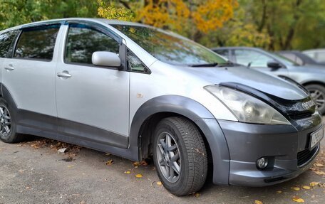 Toyota Wish II, 2003 год, 690 000 рублей, 2 фотография