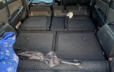 Toyota Wish II, 2003 год, 690 000 рублей, 12 фотография