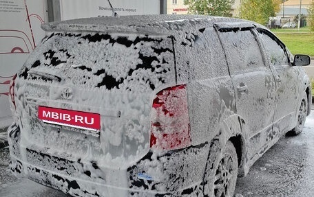 Toyota Wish II, 2003 год, 690 000 рублей, 11 фотография