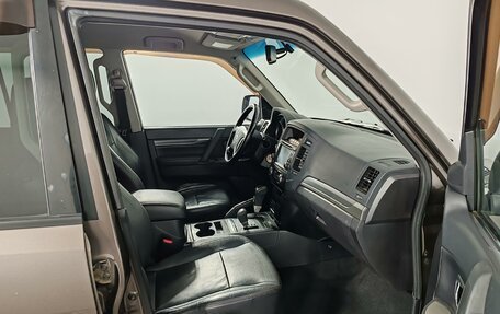Mitsubishi Pajero IV, 2010 год, 1 799 000 рублей, 21 фотография