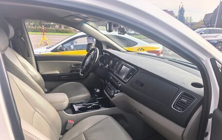 KIA Carnival III, 2018 год, 2 800 000 рублей, 7 фотография