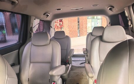 KIA Carnival III, 2018 год, 2 800 000 рублей, 15 фотография