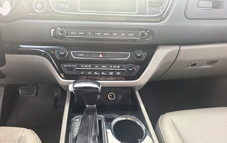 KIA Carnival III, 2018 год, 2 800 000 рублей, 13 фотография