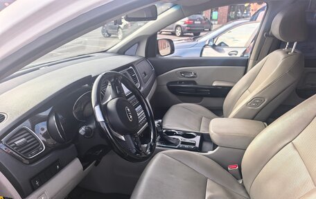 KIA Carnival III, 2018 год, 2 800 000 рублей, 11 фотография