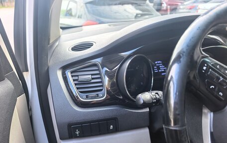 KIA Carnival III, 2018 год, 2 800 000 рублей, 19 фотография