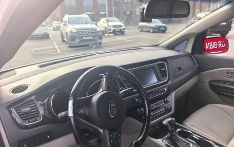 KIA Carnival III, 2018 год, 2 800 000 рублей, 14 фотография