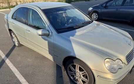 Mercedes-Benz C-Класс, 2006 год, 500 000 рублей, 3 фотография