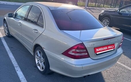 Mercedes-Benz C-Класс, 2006 год, 500 000 рублей, 4 фотография