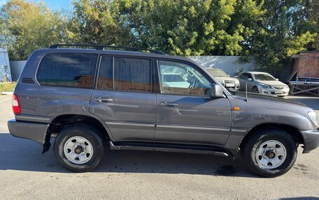 Toyota Land Cruiser 100 рестайлинг 2, 2007 год, 4 000 000 рублей, 4 фотография