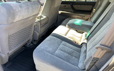 Toyota Land Cruiser 100 рестайлинг 2, 2007 год, 4 000 000 рублей, 11 фотография