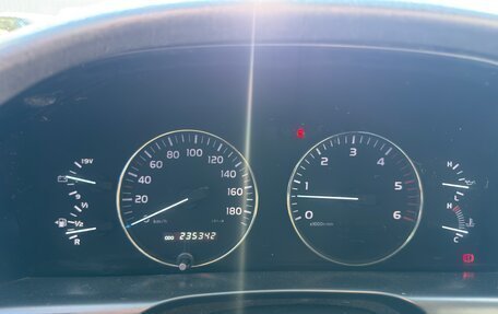 Toyota Land Cruiser 100 рестайлинг 2, 2007 год, 4 000 000 рублей, 16 фотография