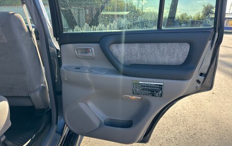 Toyota Land Cruiser 100 рестайлинг 2, 2007 год, 4 000 000 рублей, 34 фотография