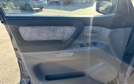 Toyota Land Cruiser 100 рестайлинг 2, 2007 год, 4 000 000 рублей, 35 фотография