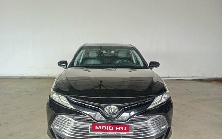 Toyota Camry, 2020 год, 3 095 000 рублей, 2 фотография