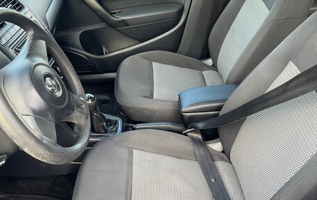 Volkswagen Polo VI (EU Market), 2013 год, 700 000 рублей, 7 фотография