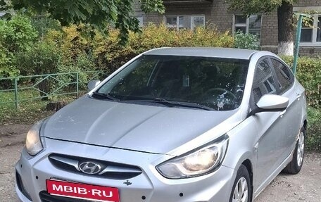 Hyundai Solaris II рестайлинг, 2013 год, 670 000 рублей, 10 фотография