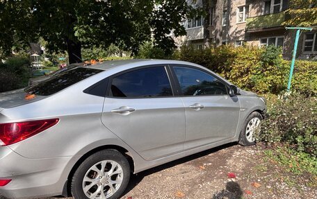Hyundai Solaris II рестайлинг, 2013 год, 670 000 рублей, 19 фотография