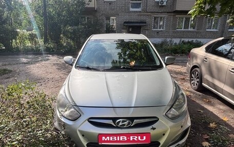 Hyundai Solaris II рестайлинг, 2013 год, 670 000 рублей, 18 фотография