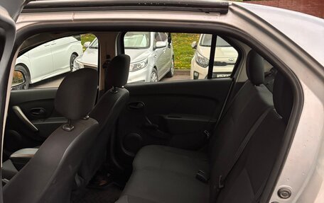 Renault Logan II, 2014 год, 900 000 рублей, 17 фотография
