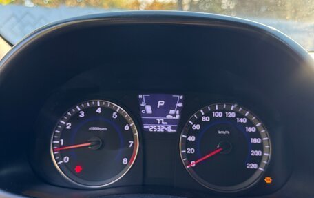 Hyundai Solaris II рестайлинг, 2013 год, 870 000 рублей, 7 фотография