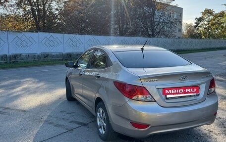 Hyundai Solaris II рестайлинг, 2013 год, 870 000 рублей, 5 фотография