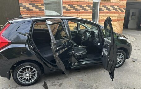 Honda Fit III, 2017 год, 1 250 000 рублей, 10 фотография