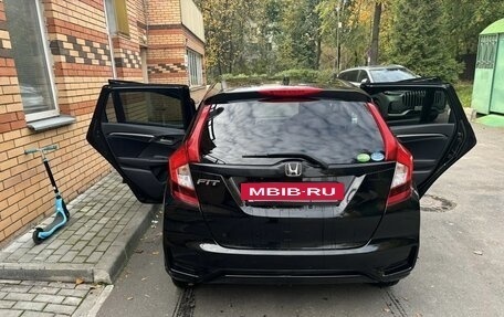 Honda Fit III, 2017 год, 1 250 000 рублей, 9 фотография
