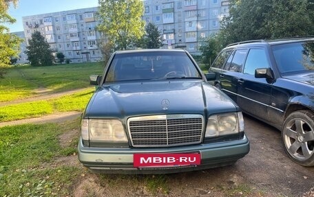 Mercedes-Benz E-Класс, 1994 год, 320 000 рублей, 4 фотография