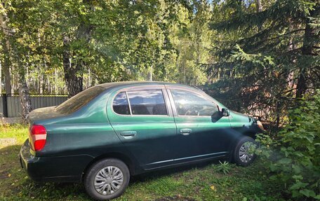 Toyota Platz, 1999 год, 250 000 рублей, 2 фотография