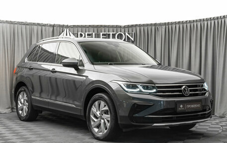 Volkswagen Tiguan II, 2021 год, 3 880 000 рублей, 2 фотография