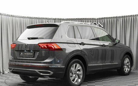 Volkswagen Tiguan II, 2021 год, 3 880 000 рублей, 5 фотография