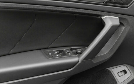 Volkswagen Tiguan II, 2021 год, 3 880 000 рублей, 16 фотография