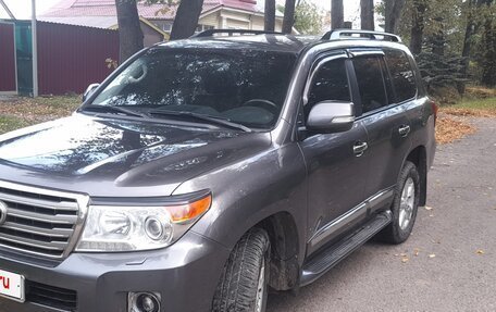 Toyota Land Cruiser 200, 2013 год, 3 900 000 рублей, 2 фотография