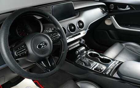 KIA Stinger I, 2017 год, 2 649 000 рублей, 8 фотография