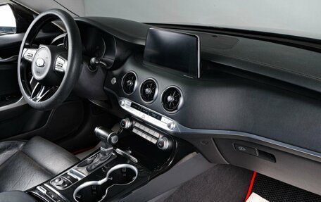 KIA Stinger I, 2017 год, 2 649 000 рублей, 11 фотография