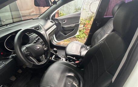 KIA Rio III рестайлинг, 2013 год, 875 000 рублей, 18 фотография