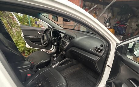KIA Rio III рестайлинг, 2013 год, 875 000 рублей, 20 фотография