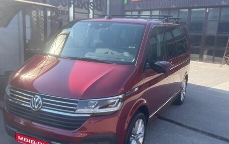 Volkswagen Multivan T6 рестайлинг, 2019 год, 5 650 000 рублей, 1 фотография