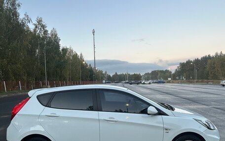 Hyundai Solaris II рестайлинг, 2013 год, 900 000 рублей, 3 фотография